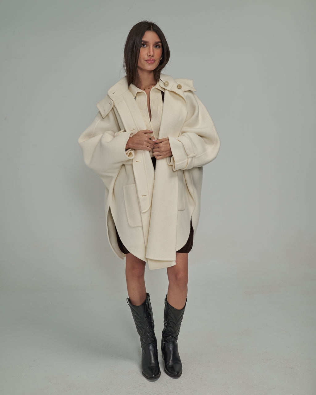 Coat- (Sagomata Off white)
